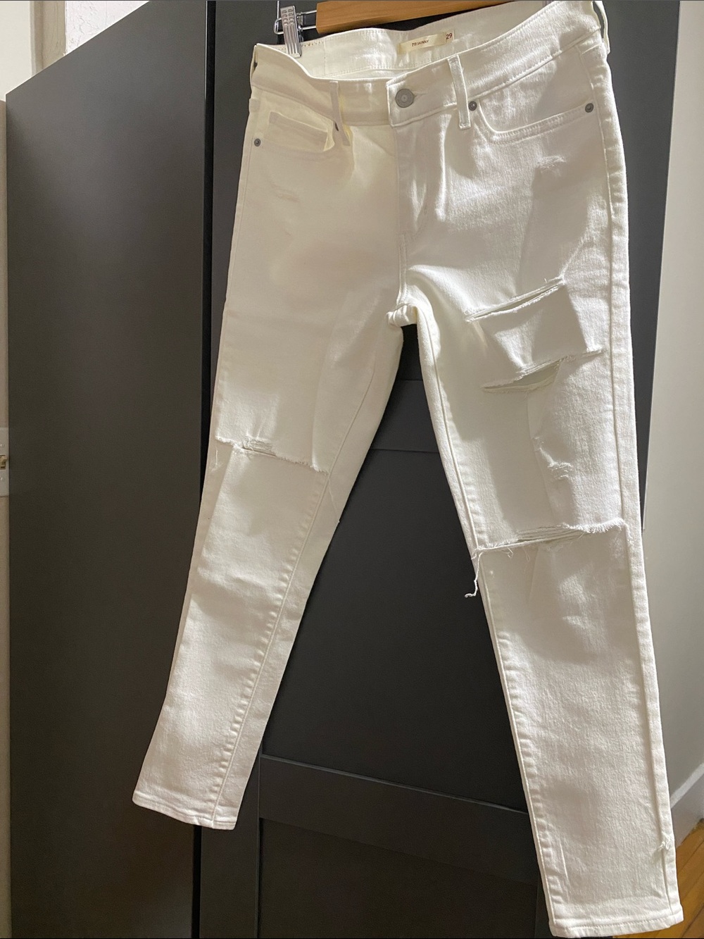 Signature by Levi Strauss White Skinny Distressed Jeans